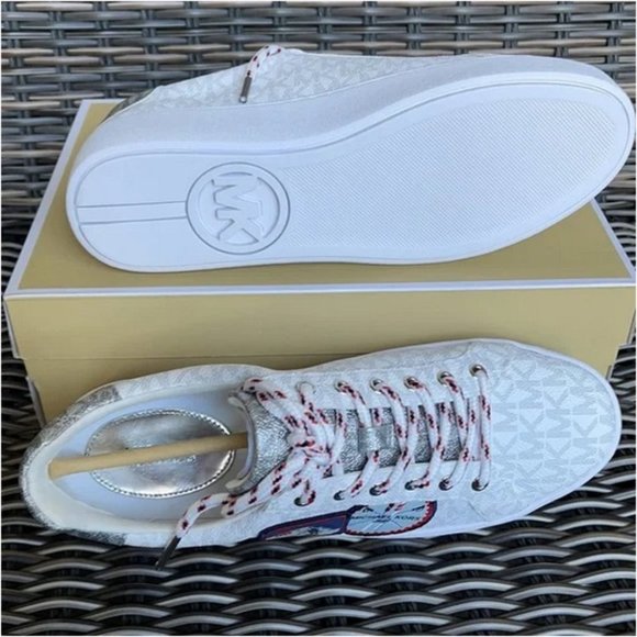 Michael Kors Poppy Lace Up MK Sig Small/MK Logo Ski Patch WMNS - Picture 5 of 16